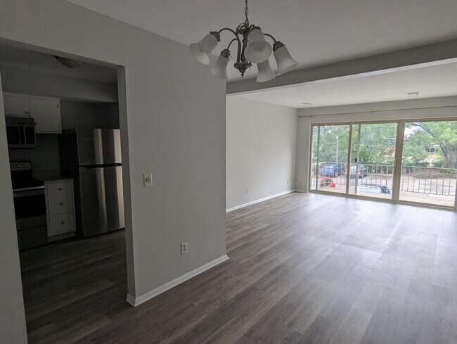 Photo - 734 W Kilgore Rd