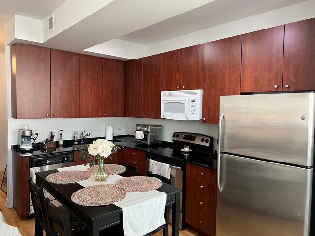 Photo - 565 W Quincy St Unidad 911