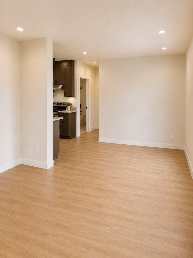 Photo - 362 Clover St