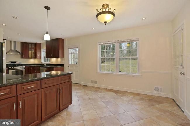 Photo - 11017 Marcliff Rd