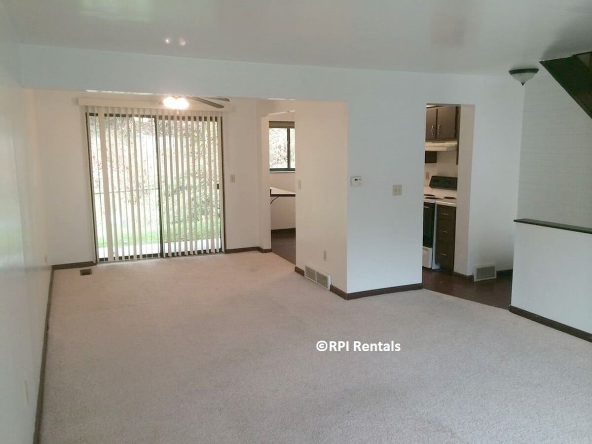 Shaler 2 Bedroom Townhouse - Shaler 2 Bedroom Townhouse