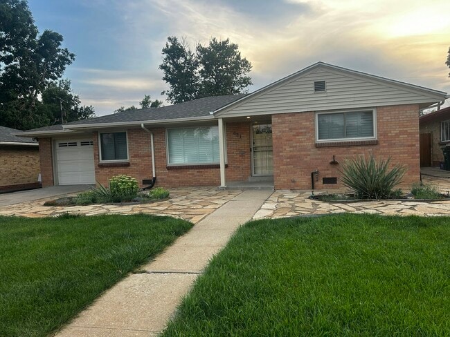 Building Photo - 431 Zenobia St Rental