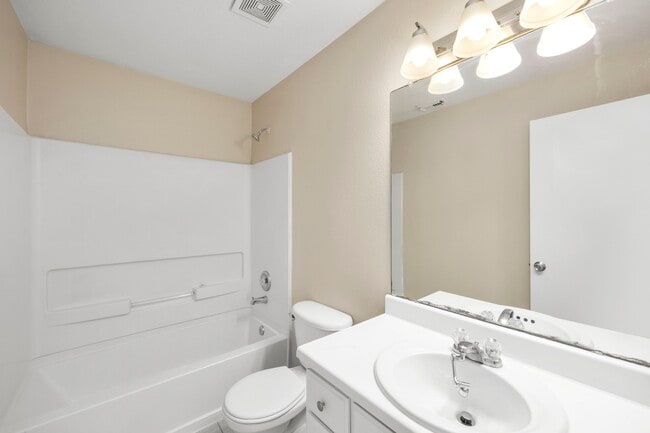 Photo - 6158 Settlers Lake Cir E