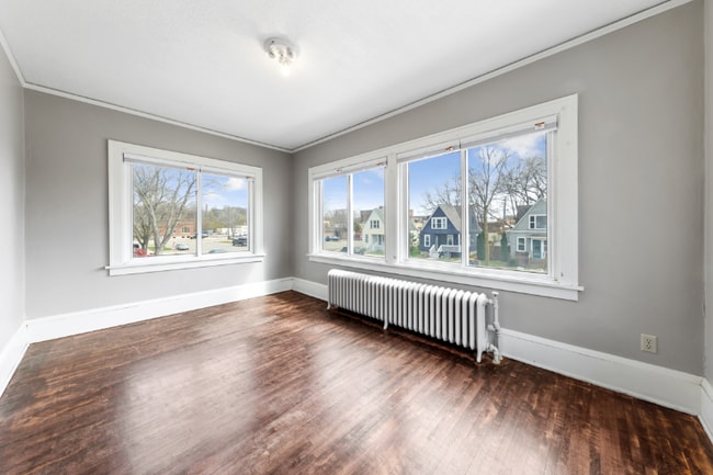 Photo - 26 6th St NW