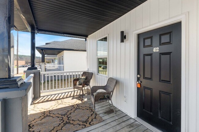 Photo - 409-411 Novelty St