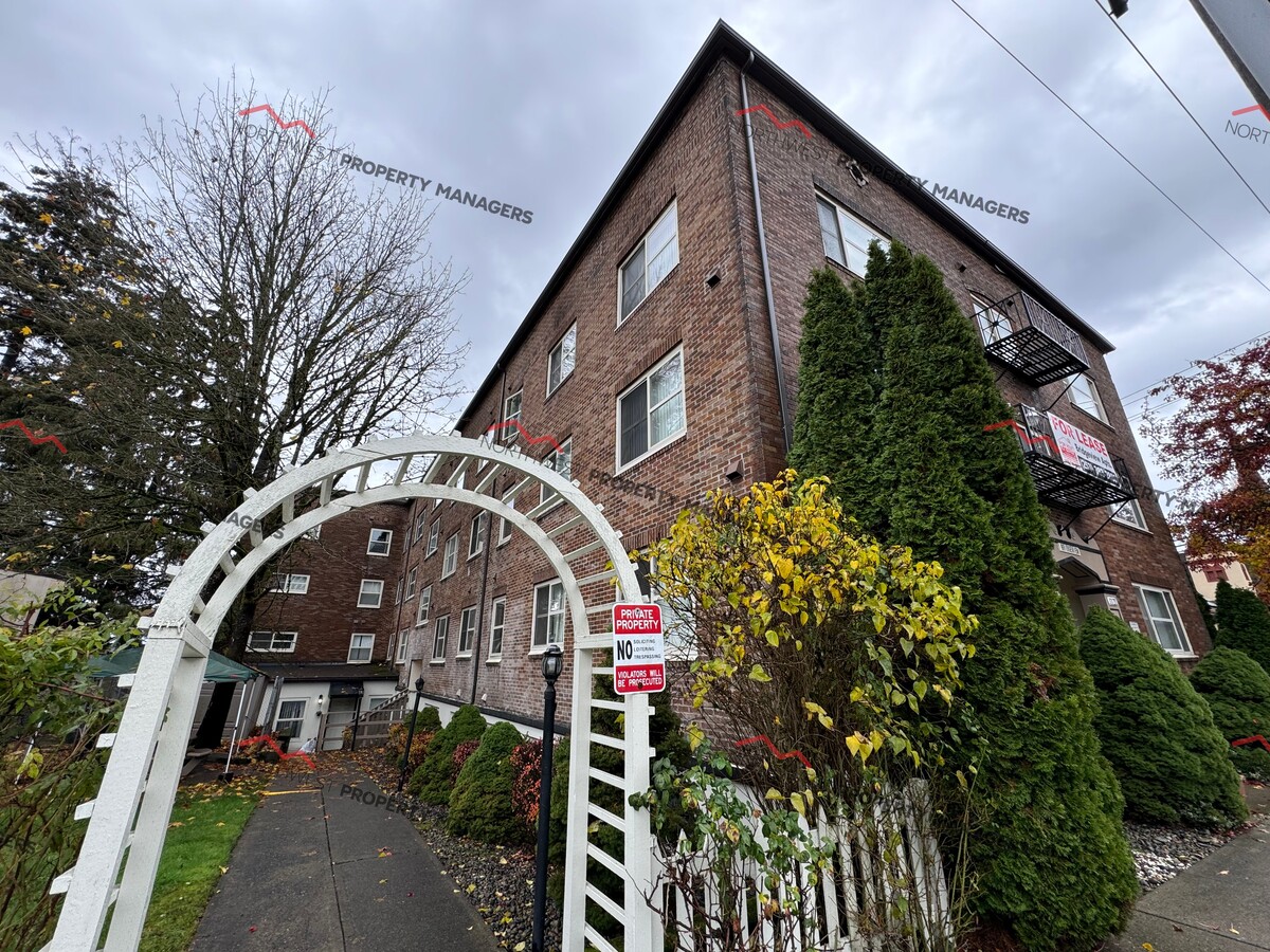 Bridgeview Apartments - Bridgeview Apartments