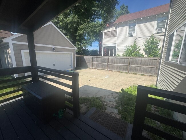 Photo - 859 W 35th St