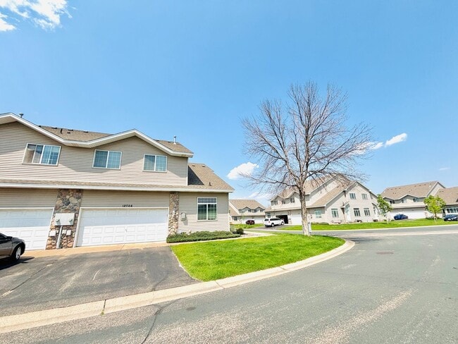 Photo - Spacious 3bed Townhome in Coon Rapids.  FINISHED BASEMENT