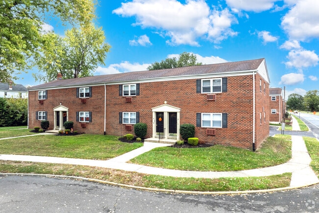 Photo - The Village at Hi-Nella