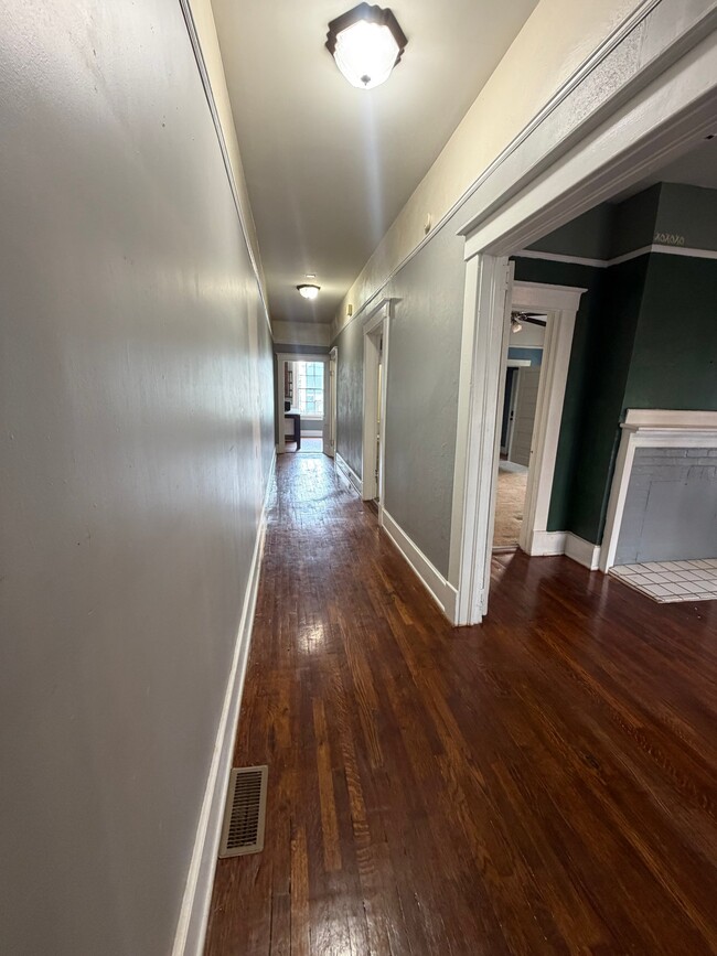 Photo - 956 New St