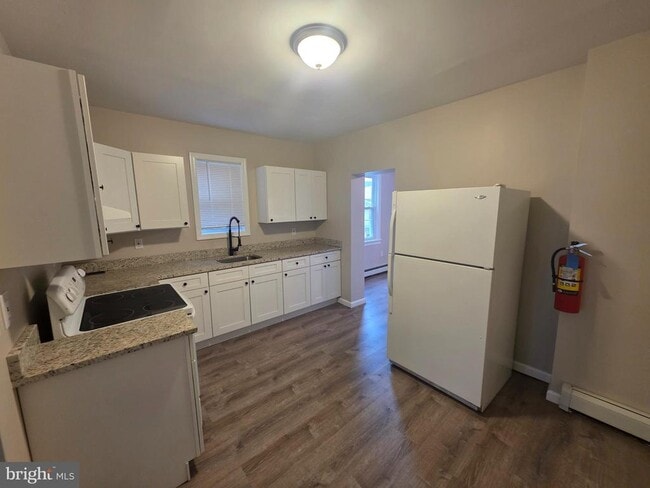 Photo - 331 Ellis Ave