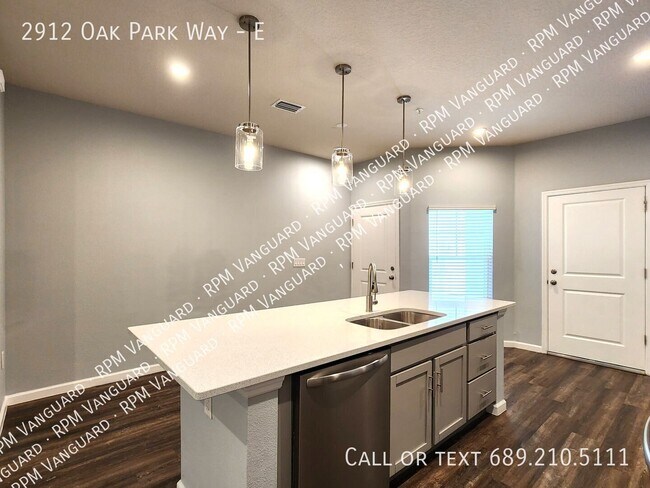 2912 Oak Park Way