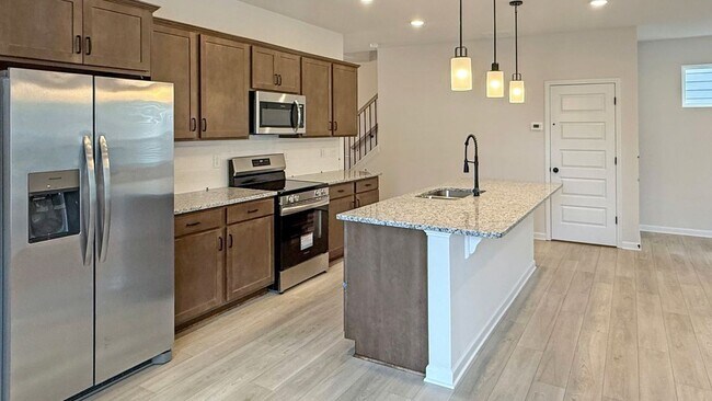 Photo - 800 Dundee Wy