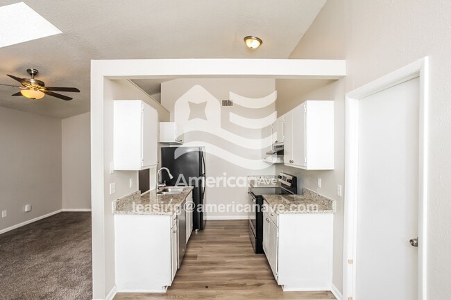 Photo - 225 Auburn Leaf Dr