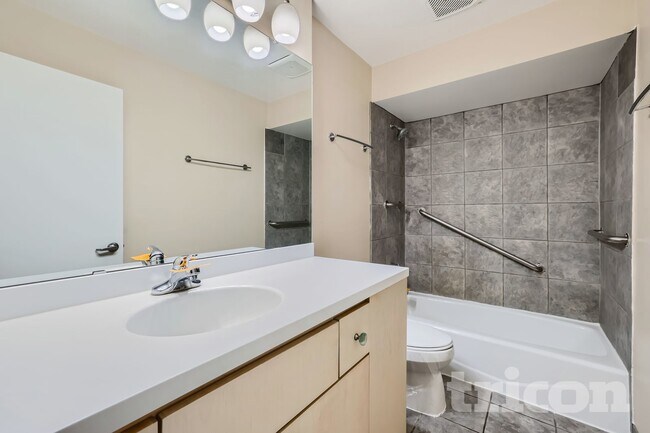 Photo - 5 Oak Shore Dr