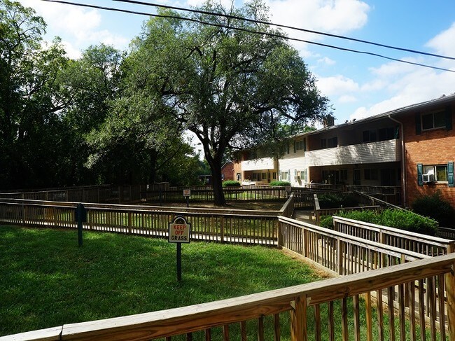Riverdale Village Apartments