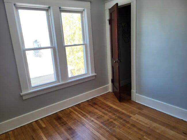 Photo - 227 Heath St Unit Upper