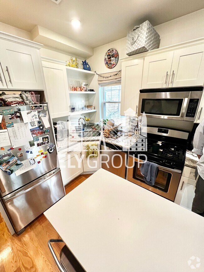 Building Photo - 8 Gilmore St Unit 2 Rental