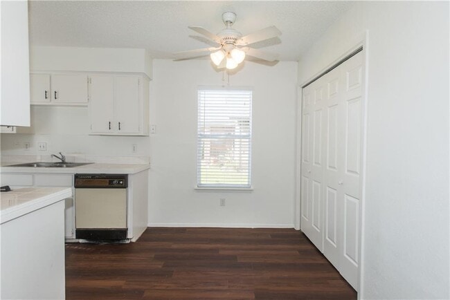 Photo - 6000 Tracy Lynn Ln