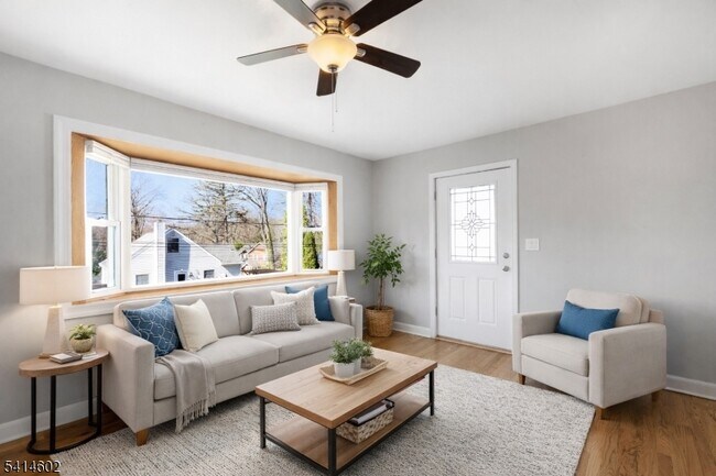 Photo - 83 Chestnut Hill Dr W