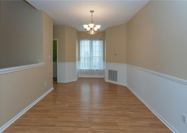 Photo - 608 Burr Oak Dr