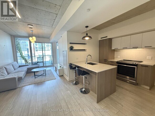 Photo - 30 Baseball Pl Unité 520