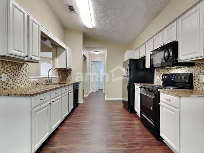 Photo - 102 Kathryns Ct