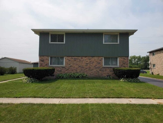 Building Photo - 508 Schroeder Ave Unit 2E Rental