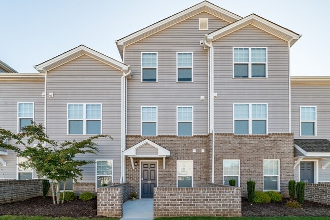 The Reserve at Burton Creek (Student Housing) - The Reserve at Burton Creek (Student Housing) Apartments