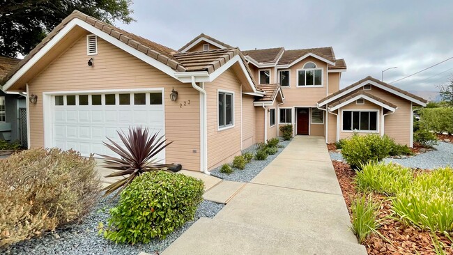 Spacious 5-Bedroom Custom-Home by Cal Poly... - Spacious 5-Bedroom Custom-Home by Cal Poly...