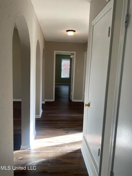 926 Oaklawn Pl
