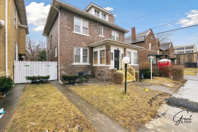Building Photo - 4 Bedroom $1500 Rental