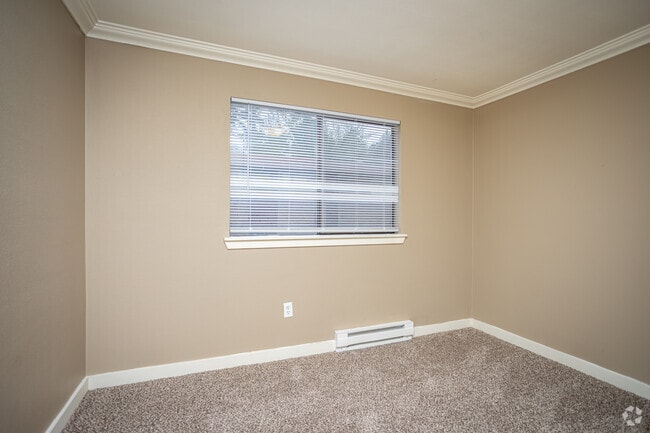 2BR, 2BA - 769SF