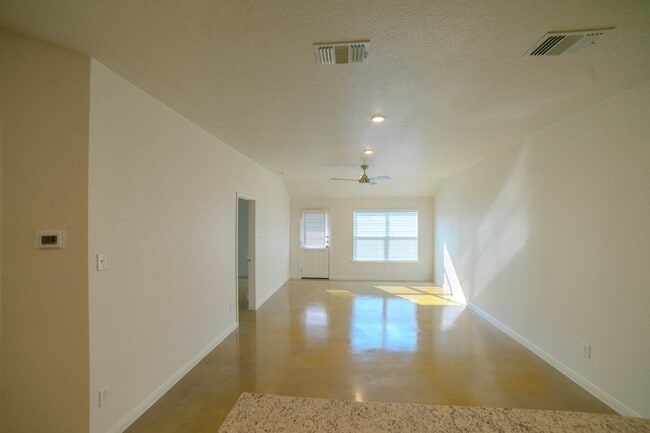 Photo - 907 Switchgrass Dr Unidad A
