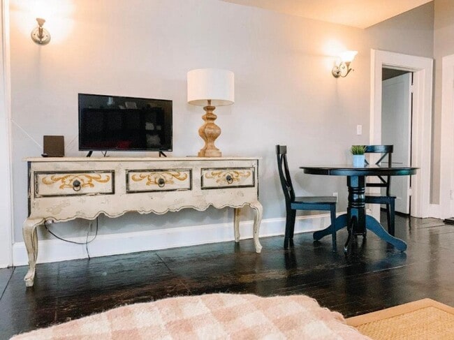 Photo - 1303 S Park Ave Unit 1303
