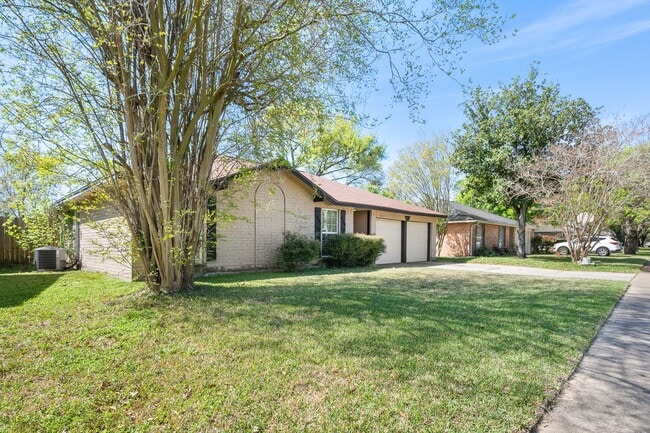 Photo - 13527 Montaigne Dr