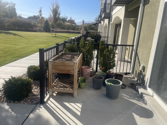 Photo - 3855 Gartmore Ln