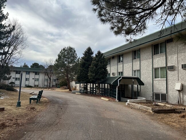 Building Photo - 1 Bedroom 1 Bathroom Apartment in East Denver Unit 207