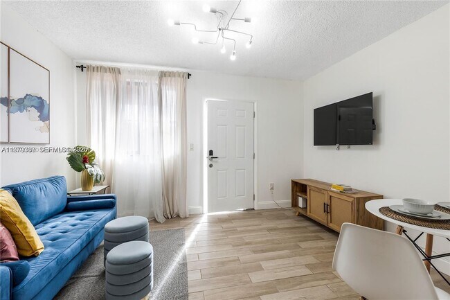 Photo - 815 NW 30th St Unit 2