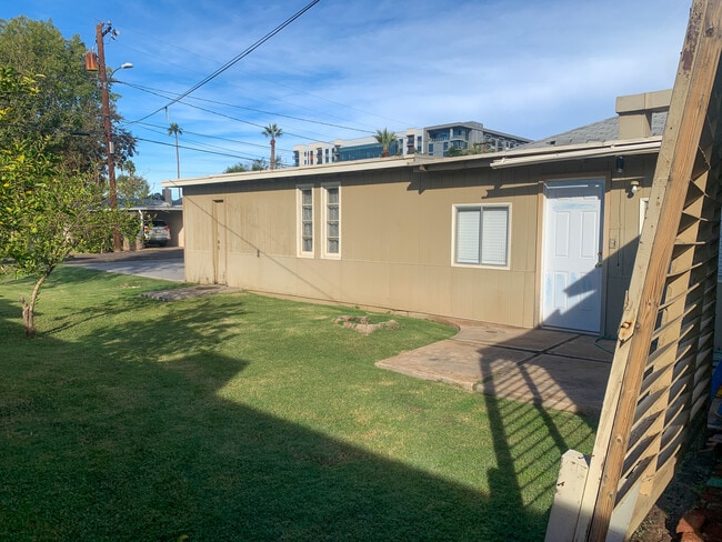 Photo - 832 S Maple Ave