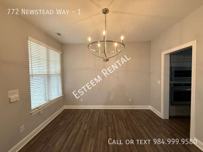 Photo - 772 Newstead Way