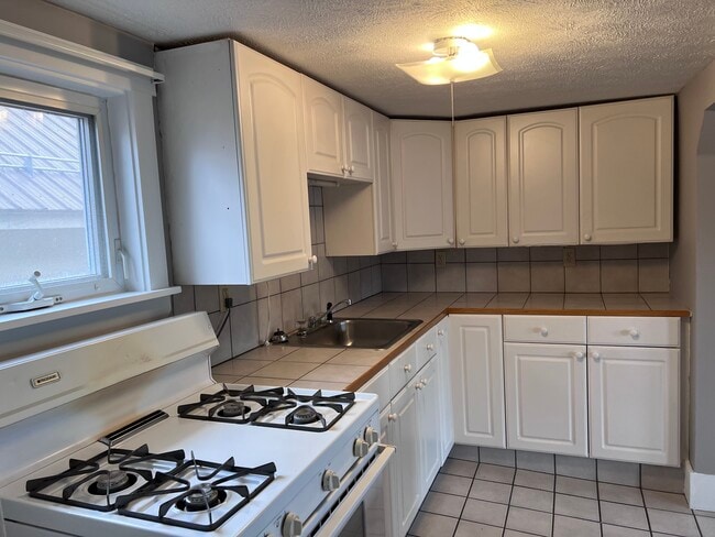 Photo - 17 Elm St Unit 3