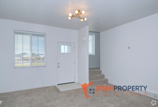 Building Photo - 1108 Emerald Pools Ln Rental