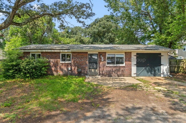 66 Eglin St
