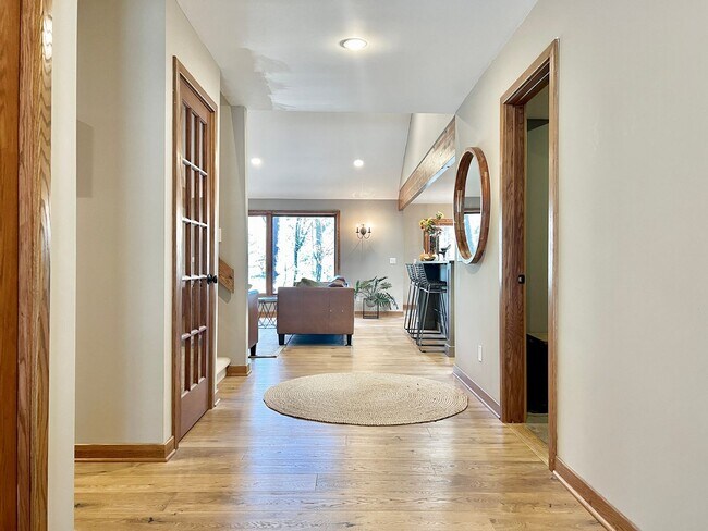6245 Summit Ct