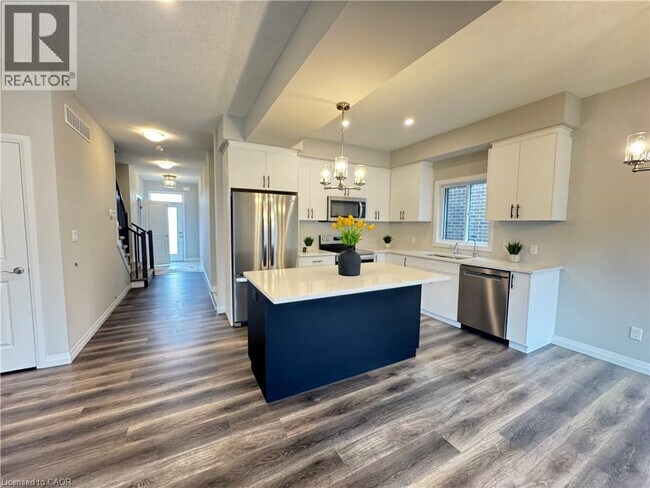 Photo - 113 Rivergreen Cres