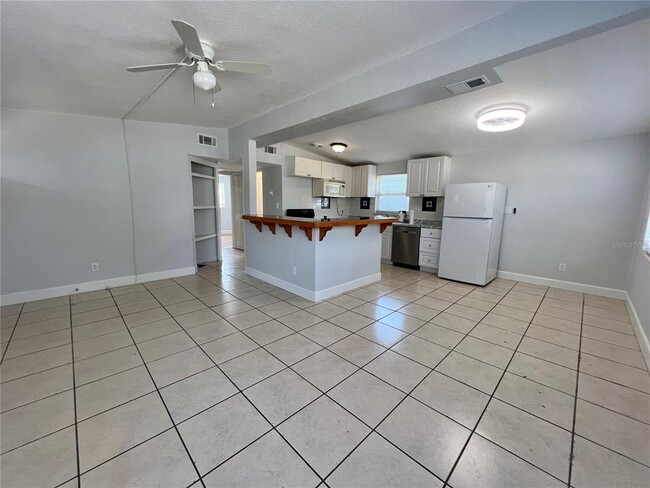 Photo - 860 49th Ave N