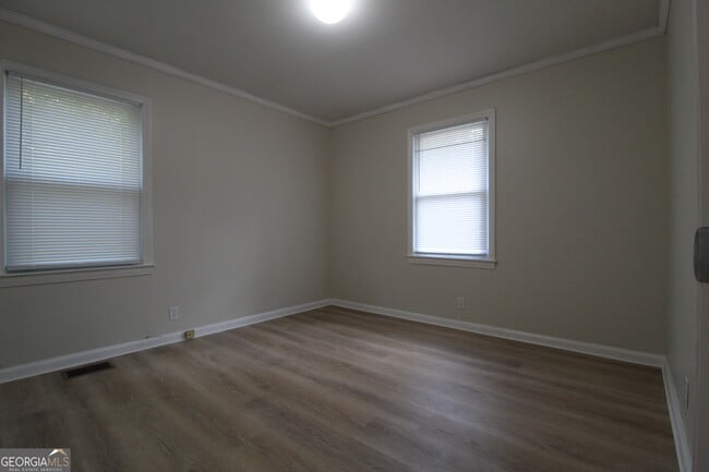 Photo - 504 N Ave NE