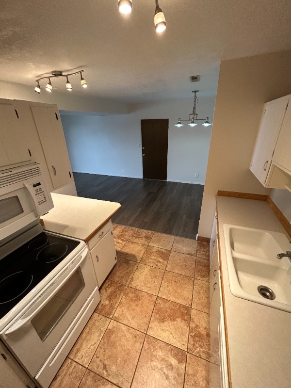 Photo - 300 14th Ave S