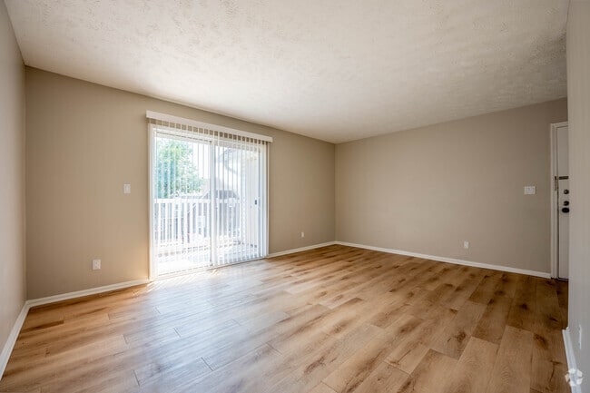 2 habitaciones, 2 baños, 950 pies cuadrados, sala de estar - The Eclipse Apartment Homes